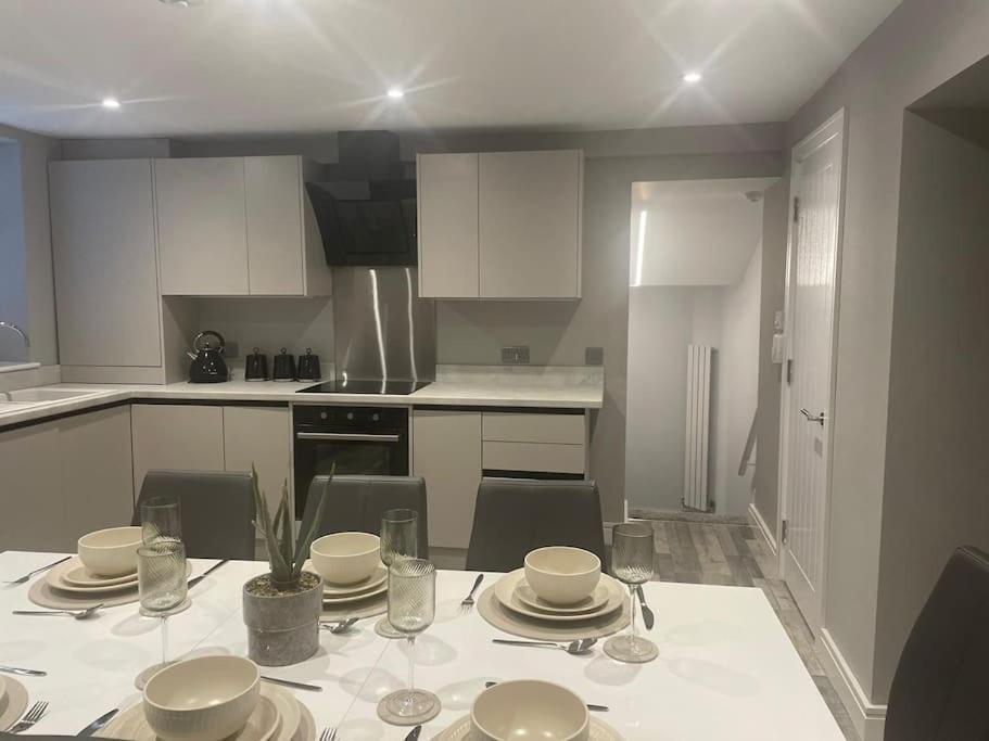 Rivendell Modern 2 Bedroom Apartment In St Peters Village Sleeps 6 Бродстеърс Екстериор снимка